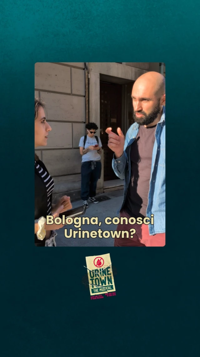 Bologna, che tu conosca o no Urinetown, ti aspettiamo al Duse!

𝙐𝙍𝙄𝙉𝙀 𝙏𝙊𝙒𝙉 💧
𝘃𝗲𝗻𝗲𝗿𝗱𝗶 𝟮𝟬 𝗴𝗶𝘂𝗴𝗻𝗼 - 𝗼𝗿𝗲 𝟮𝟭.𝟬𝟬
𝘀𝗮𝗯𝗮𝘁𝗼 𝟮𝟭 𝗴𝗶𝘂𝗴𝗻𝗼 - 𝗼𝗿𝗲 𝟭𝟲.𝟬𝟬 𝗲 𝗼𝗿𝗲 𝟮𝟭.𝟬𝟬
📍 Teatro Duse - Bologna

Regia: Davide Calabrese
Direzione Musicale: Lorenzo Scuda
Coreografie: Giuseppe Galizia
Musiche di Mark Hollmann, testi di Mark Hollmann e Greg Kotis, libretto di Greg Kotis 
Traduzioni liriche e libretto: Davide Calabrese e Tiziano Grigioni (su traduzione del 2007 di Andrea Ascari)
Su licenza di MTI Europe

“Urinetown” è un musical brechtiano e satirico, andato in scena per la prima volta nel 2001. 
È ambientato in un universo distopico dove si parla (e si canta) di cambiamento climatico, di siccità, di capitalismo e di deriva del potere controllante e autoritario… niente di più attuale, insomma.
La storia è ambientata in una cittadina americana e racconta di un ricco capitalista senza scrupoli che decide di tassare le toilette pubbliche imponendo agli eventuali evasori pene severissime, quasi capitali.

🎟️ Biglietti disponibili al link in bio https://teatroduse.it/spettacoli/urinetown-musical-bologna/

#bsmt #bernsteinschool #musicaltheater #bsmtbologna #bsmtproductionr #diplomaaccademico #musicalfestival #estate2025 #urinetown #teatroduse